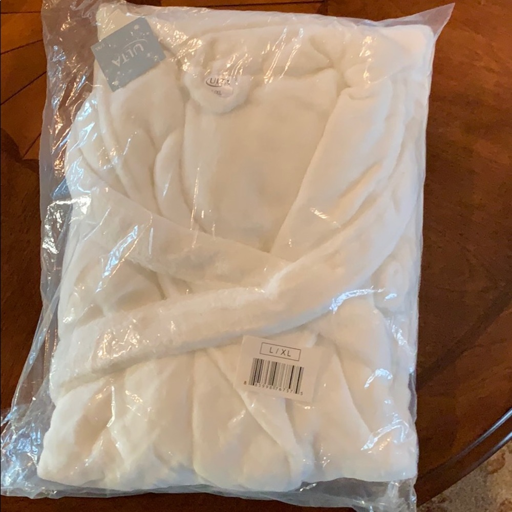 NWT Ulta Bathrobe